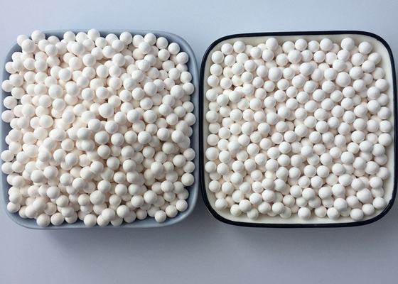 Белые специально изготовленные сушилки из оксида алюминия с активированным высоким содержанием алюминиевых шариков